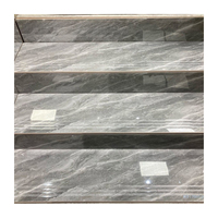 Carreaux d'escalier en porcelaine de haute qualité Design brillant Full Body Céramique Carrare Aspect marbre Carreaux de sol Marches d'escalier Carreaux