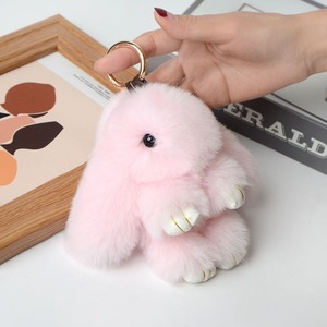 2026 Poupée Lapin 18 cm en Fausse Fourrure Douce et Mignonne, Pompon Moelleux, Pendentif Peluche, Porte-clés pour Voiture et Sac, Accessoire Lapin Pompon Moelleux - Product Image 5