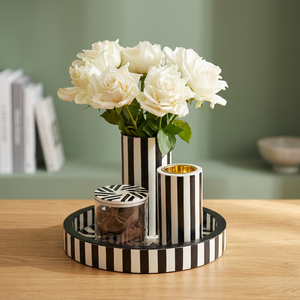 Ensemble brûleur à bakhoor rayé noir et blanc avec plateau et incrustation en résine, porte-encens par United Trade World - Product Image 3