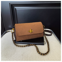 Sac bandoulière en daim pour femme, sac à main rétro en cuir PU avec chaîne et fermoir doré, petit sac à rabat pour dames
