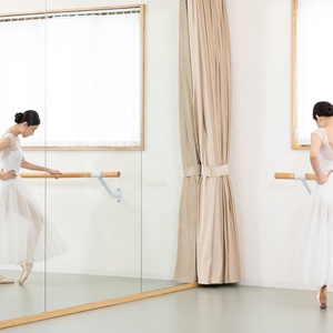 Tấm Kính Phòng Tập Thể Dục Khiêu Vũ Không Khung Lớn Giá Gương Treo Tường Bằng Nhựa Vinyl An Toàn Trên Mét Vuông - Product Image 6