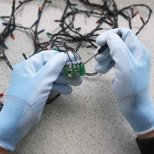 Guantes de punto de poliéster rojo con revestimiento de PU Guantes aptos para palma de poliuretano Guantes protectores de mano Guantes de trabajo de seguridad para jardinería - Product Image 5