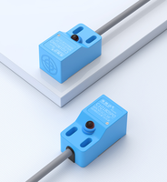 Capteur de proximité capacitif carré Q18 réglable 1-5 mm, détecte tous les matériaux électrostatiques, étanche IP67 avec câble de 2 m