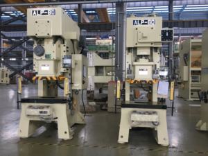 <span class=keywords><strong>Presse</strong></span> <span class=keywords><strong>pneumatique</strong></span> CNC 60 tonnes oeillet avec machine d'estampage de fil avec redresseur d'alimentation et moule - Product Image 5