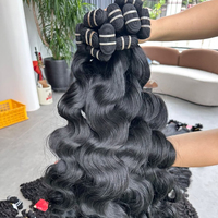 Lots de tissages de cheveux humains Remy 100 % cambodgiens en gros, ondulations naturelles, cuticules alignées, extensions de cheveux bruts