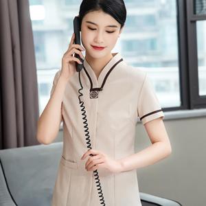 Uniforme da Lavoro Unisex per Personale Alberghiero, Camerieri e Pulizie, Personalizzabile con Logo Aziendale Ricamato - Product Image 3