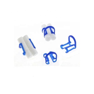 Clip/Support manuel en plastique bleu pour rouleaux de coton dentaire à usage chirurgical - Product Image 3