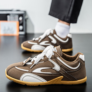Nouvelles Chaussures de Course Plates Rétro 2026 – Tendance Sportive Décontractée en Toile pour Hommes – Chaussures de Marche Décontractées à Plateforme - Product Image 1