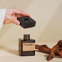 Haute qualité 100ml sans flamme Reed diffuseur parfum ensemble luxe carré couvercle en bois et bouteille en verre pour les mariages