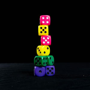 ชุดลูกเต๋าสีอะคริลิคและโลหะผสมสังกะสี1.6ซม. รูปทรง D20มีจุดสีดำเหลืองสำหรับเล่นการพนัน - Product Image 3