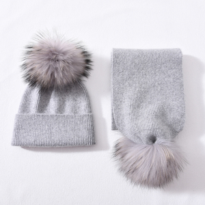 Ensemble <span class=keywords><strong>bonnet</strong></span> et <span class=keywords><strong>écharpe</strong></span> d'hiver pour <span class=keywords><strong>femme</strong></span> avec pompon en vraie fourrure de raton laveur, tricot long en <span class=keywords><strong>cachemire</strong></span> uni - Product Image 5