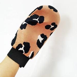 Applicateur de mitaines autobronzantes en velours <span class=keywords><strong>Gant</strong></span> de bronzage sans soleil imprimé léopard en fibre SPA Gants de bronzage à motif marron - Product Image 6