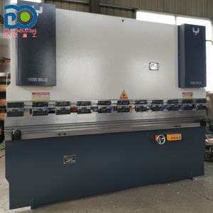 Machine <span class=keywords><strong>de</strong></span> pliage <span class=keywords><strong>de</strong></span> tôle à pédale facile à utiliser, machine <span class=keywords><strong>de</strong></span> pliage <span class=keywords><strong>de</strong></span> tôle à haute performance, presse plieuse électrique CNC - Product Image 2