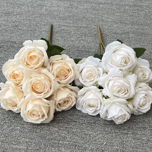 Matériaux de haute qualité 7 têtes de <span class=keywords><strong>roses</strong></span> bulgares décor floral vintage <span class=keywords><strong>bouquet</strong></span> de <span class=keywords><strong>roses</strong></span> rouges artificielles - Product Image 5