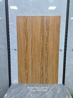 Ubin Lantai Porselen Matte Anti-Selip Tekstur Serat Kayu Terukir 200x1000mm Tahan Gores Mudah Dibersihkan untuk Mal & Hotel