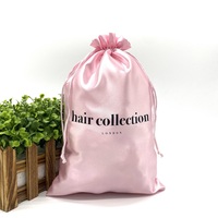 Sacs à cordon en satin de soie rose 8*12 pouces avec logo personnalisé imprimé pour extensions de cheveux tressés et emballage anti-poussière pour perruques