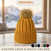 Bonnet élégant en tricot torsadé avec pompon pour femme, doux et confortable, idéal pour l'hiver, avec fausse fourrure, fournisseur de bonnets tricotés tendance