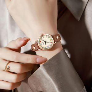 Nouvelle montre pour femme petite taille, style punk, bracelet tissé, design de niche, montre à quartz pour femme - Product Image 3