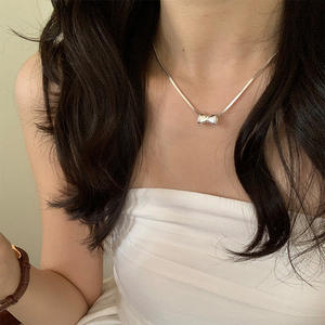 Delicado Collar de Cadena de Serpiente Espiga de Acero Inoxidable Chapado en Oro de 18K, Joyería Impermeable para Mujer - Product Image 3