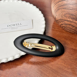 2025 модный простой темпераментный дешевый Овальный полый пружинный зажим 9,7 см ацетатная заколка для волос - Product Image 5