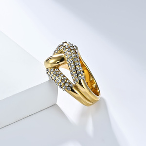 yunnique cross-border best-selling hip-hop design ring, light luxury 18K gold plated with diamonds, irregular cross - Product Image 4