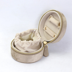 Petite pochette de rangement pour colliers et bagues en velours, fermeture éclair tout autour, étui de voyage en velours, forme ronde, étui à bijoux pour femmes - Product Image 4
