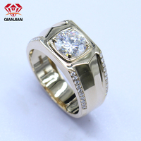 Obtenir le prix le plus récent Bague de Moissanite en or 10k personnalisée pour hommes Bague de mariage de luxe en Moissanite en vrac VVS avec diamant rond