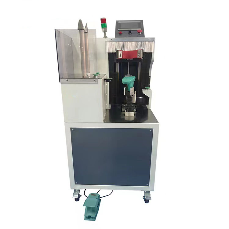 Pneumatic automatic footwear vamp upper making sports shoe last inserting machine