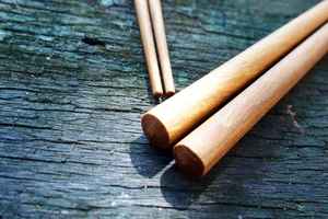 Palillos Chinos Clásicos de Madera con Acabado Liso, Utensilios de Comedor para una Comida Diaria Cómoda, Palillos Chinos de Madera Hechos a Mano - Product Image 4