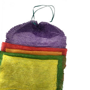 Bolsa de red de malla Raschel PE ecológica al por mayor para embalaje de verduras y frutas con cordón, tamaño y color personalizables - Product Image 4