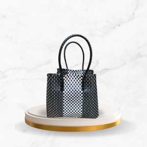 Bolso tejido de mujer hecho a mano clásico de lujo ligero Material reciclado de plástico de primera calidad Tejido reciclado de tamaño XXL negro de Indonesia - Product Image 5