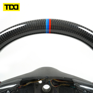 Volant en cuir suédé italien personnalisé TDD avec fibre de carbone pour BMW E39 - Product Image 4