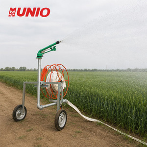 Chariot d'arrosage mobile polyvalent pour terrains en pente et plates, avec enrouleur de tuyau et canon à eau longue portée - Product Image 1