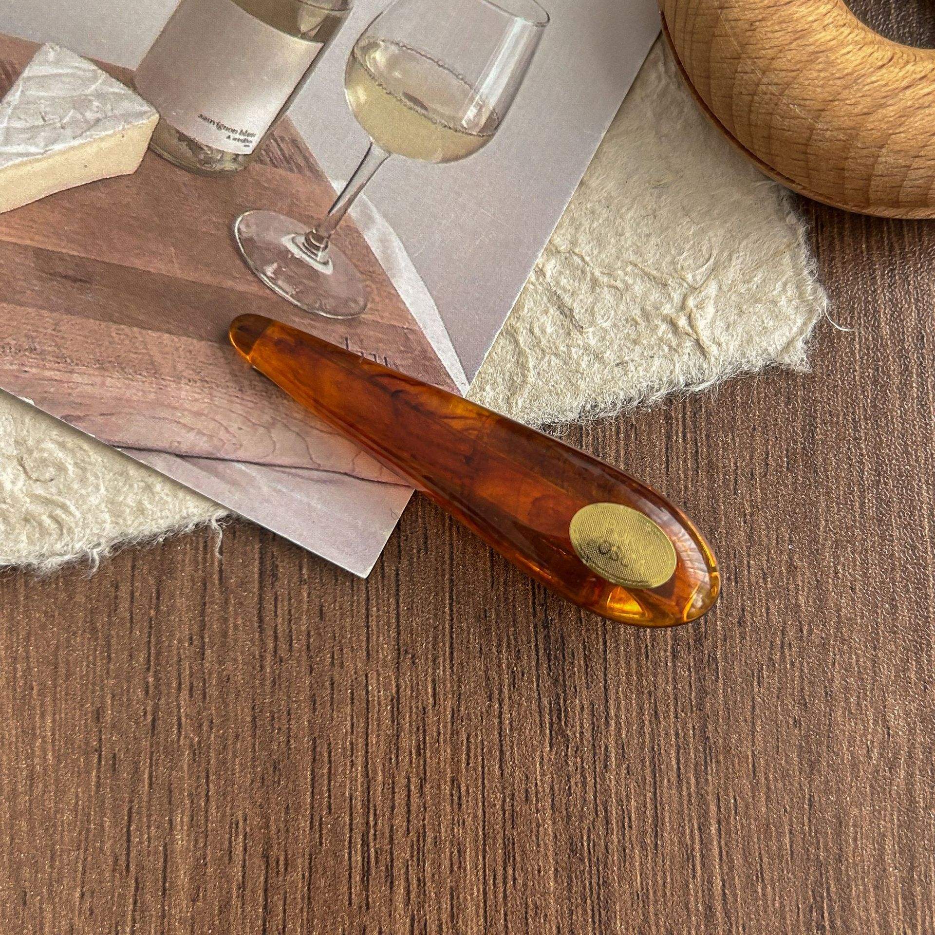 สีอำพัน