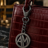 Pendentif cercle personnalisé gravé avec initiales, breloque de sac avec chaîne, finition or ou argent pour sac à main, étiquette de sac personnalisée