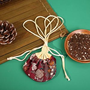 Bolsita de Yute Brocado Personalizada con Cordón, para Regalo, con Logotipo Personalizado, 10*18cm, Ideal para el Festival del Bote del Dragón o como Colgante para Coche de Estilo Antiguo - Product Image 3