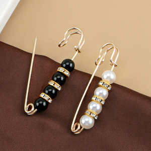 Fashion Brooches Pearl Zinc Alloy Hook Design Women's Daily Wear Anti-Exposure Waist Cinching Pin K-SYBZ - Product Image 1