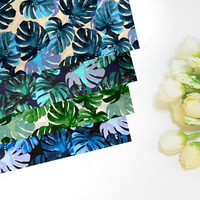 Grossistes Tissu Hawaïen Échantillon Gratuit Pas Cher Prix Personnalisation Imprimé Sensation de la Main Douce Tissé 45s 100% Rayonne Floral Chemise Uni
