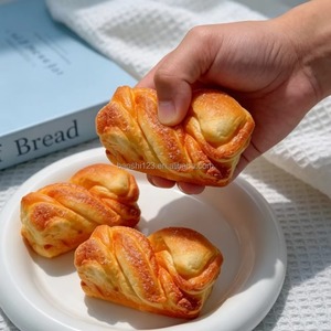 Coussin en PU de 15 cm en forme de brique, pain au beurre, extra doux, à récupération lente, jouet anti-stress, jouet alimentaire de simulation, décoration de cuisine - Product Image 1