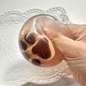 ของเล่นบีบลดความเครียดรูปอุ้งเท้าสีน้ำตาลขนาด 6 ซม. ทำมือสไตล์น่ารัก วัสดุ TPR เหมาะสำหรับเด็กและผู้ใหญ่ ของขวัญเพิ่มความสุข - Product Image 3