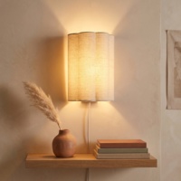 Applique murale en tissu de lin à brancher, abat-jour en forme de pétales ondulés, lampe murale de style moderne du milieu du siècle pour la chambre à coucher, le salon, la décoration d'hôtel