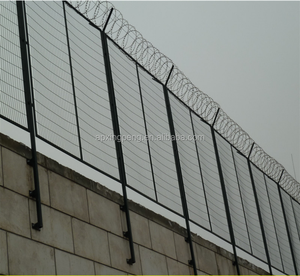 Fil de rasoir en accordéon en acier Fil de fer barbelé galvanisé avec protection de fil à <span class=keywords><strong>lames</strong></span> enduit de <span class=keywords><strong>PVC</strong></span> - Product Image 4