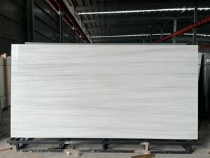 לוחות אבן סינטטית לבנה איטלקית, לוחות פורצלן מודרניים מלוטשים, לפתרונות עיצוב וילות ובתי מלון, קוורץ מלאכותי עמיד. - Product Image 1