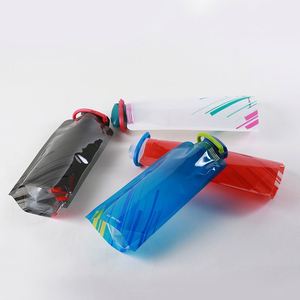 Bolsa de Agua Plegable de Plástico, Botella de Agua Portátil, Flexible y Reutilizable para Viajes con Clip de Mosquetón - Product Image 2