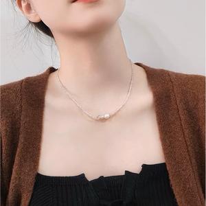 Collar de Clavícula Versátil y Sencillo con Perlas Naturales de Agua Dulce, Cristal de Piedra Lunar y Estrellas, Collares en Capas de Moda - Product Image 1