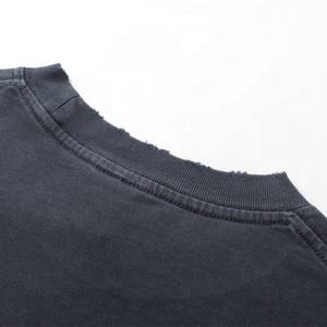 Col haut rétro lavé t-shirt Homme coton blanc en gros en détresse t-shirt court - Product Image 5