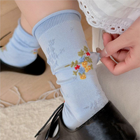 Chaussettes d'été élégantes de style français à revers lâches, en coton jacquard à motif floral, jolies chaussettes décontractées douces à fleurs pour femmes