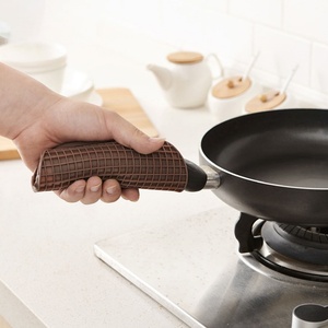 Creative Round Shape Silicone Heat Resistant Counter <b>Mats</b> for Tables Countertops Spoon Rest and <b>Large</b> Coasters - Product Image 4