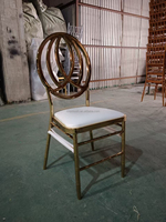 Chaise de mariage de luxe en acier inoxydable plaqué or, dossier Phénix, avec coussin en PU blanc pour événements hôteliers et location de fêtes