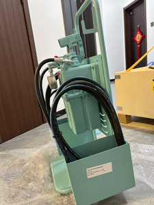 Pompe manuelle portable en aluminium Emerson Process Management <span class=keywords><strong>Php</strong></span> 25-05, 5L avec 5m de tuyau, neuve et originale. Température de fonctionnement de -15°C à +80°C. Poubelle - Product Image 2